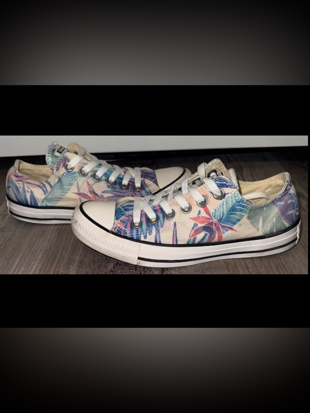 Women's Converse Chuck Taylor All Star Sneakers Size 7